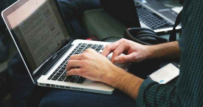 Cold email hacks: 200 reply-worthy messages decoded