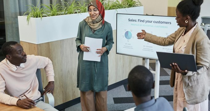 Why Your Daily Sales Meetings Aren't Working (Ask Jeb)