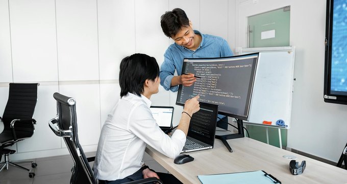 Tech Knowledge in Sales: Edge or Overrated?