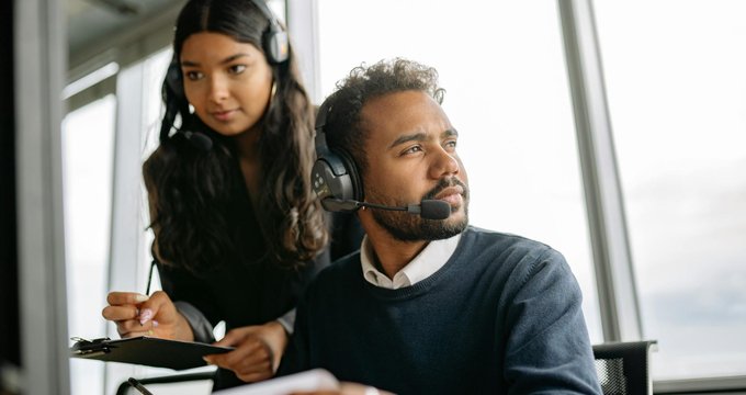 CIOs Declare War on Customer Service Software: AI Takes the Lead